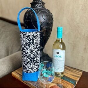 Black & White Medallion.wine tote housewarming gift handmade tote wine gift tote